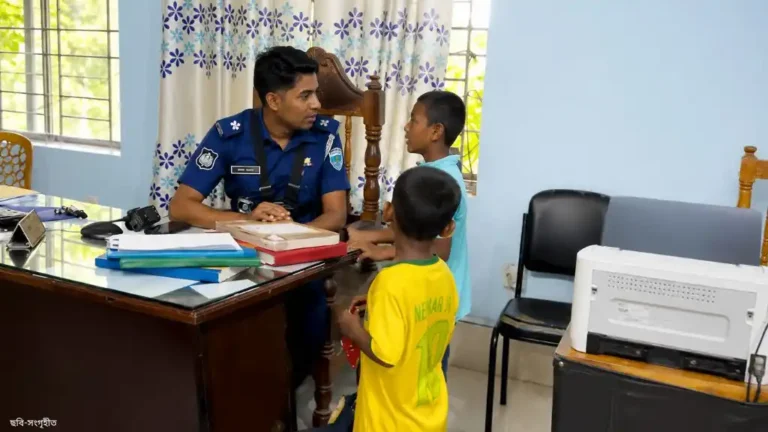 বাবা নেই, মা মানসিক ভারসাম্যহীন; আশ্রয়ের খোঁজে থানায় ছুটে এলো দুই অবুঝ শিশু