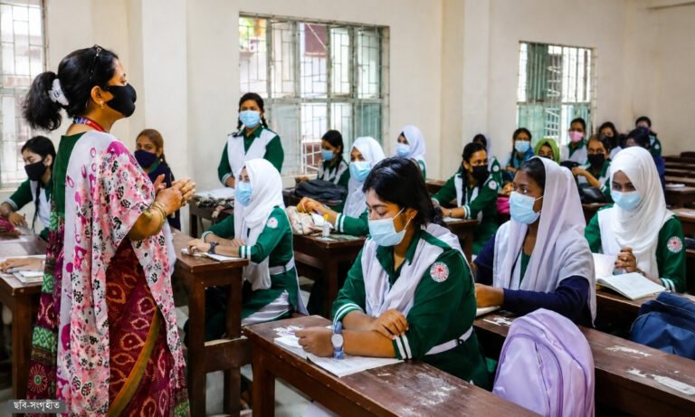 শিক্ষক সংকটে ধুঁকছে সরকারি মাধ্যমিক বিদ্যালয়, শূন্য ২,৮৪২ শিক্ষক পদ