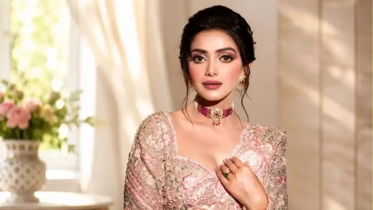 জামদানি শাড়ি বিতর্কে আদালতের সমন, আইনের প্রতি আস্থার কথা জানালেন তিশা