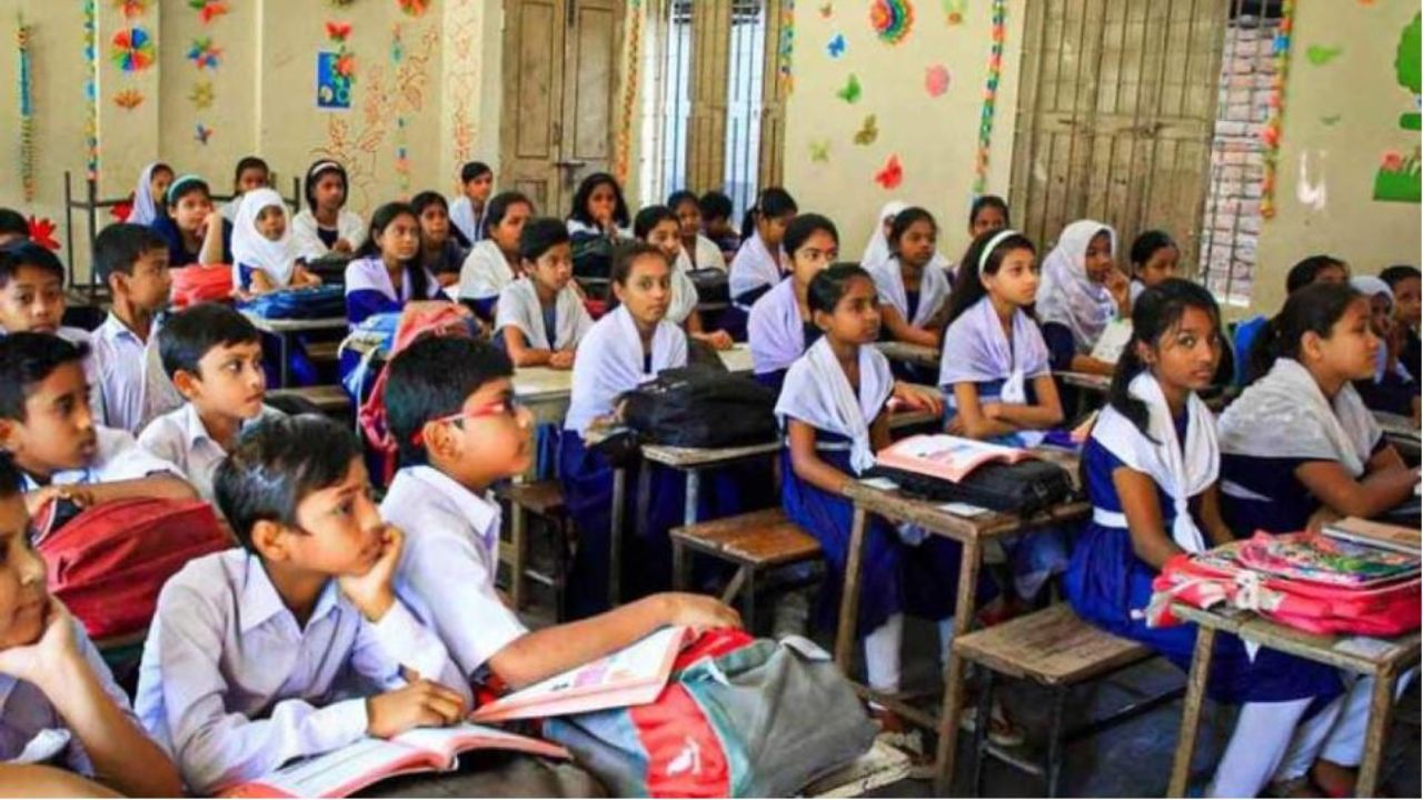 বৃত্তি পেয়েও টাকা পায়নি ইবতেদায়ি শিক্ষার্থীরা: অধিদপ্তরে শিক্ষক পরিষদের স্মারকলিপি