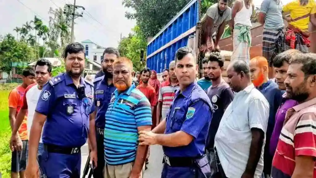 গাবতলীতে খাদ্যবান্ধবের চাল বিতরণে অনিয়ম, বিএনপি নেতা ডিলার গ্রেফতার