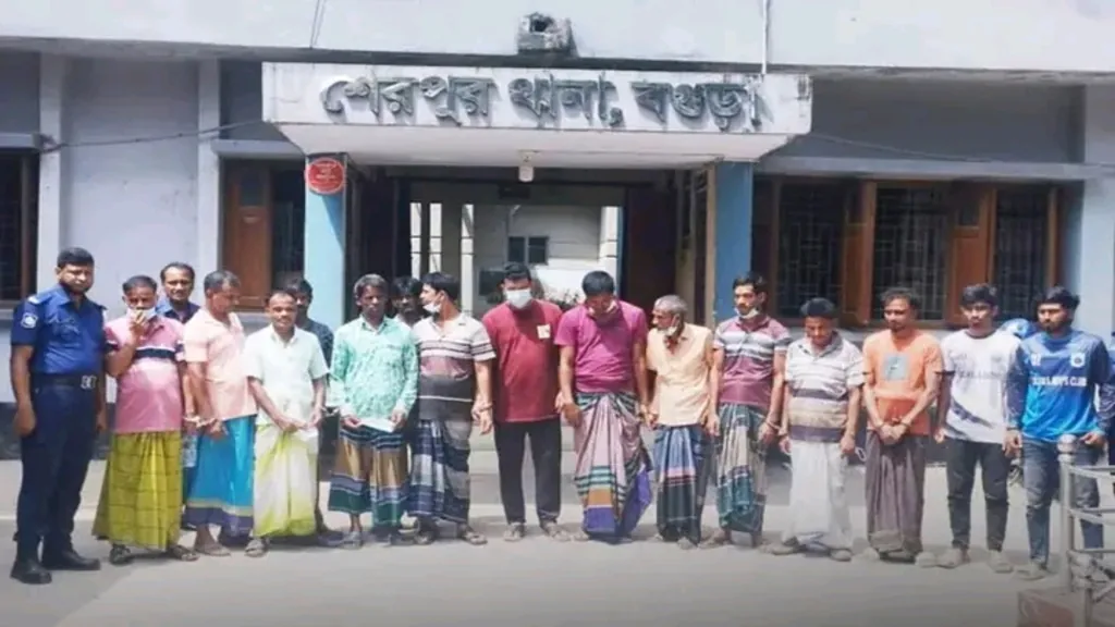বগুড়ার শেরপুরে মির্জাপুরে জুয়ার আসর থেকে ১০ জুয়াড়ি আটক