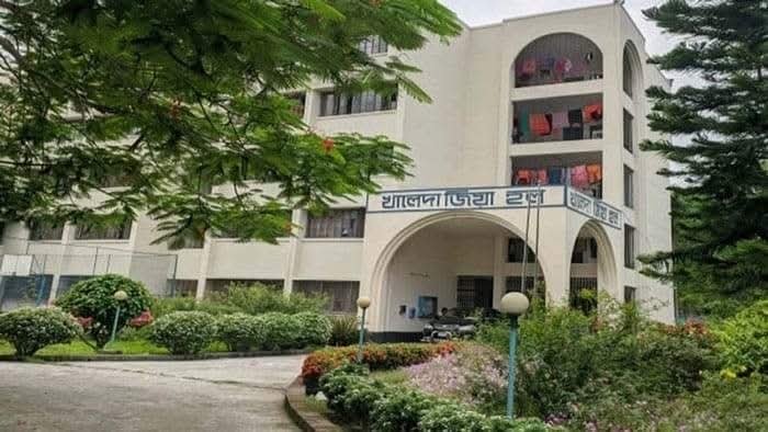 ইসলামী বিশ্ববিদ্যালয়ের ছাত্রী হলে নেই নারী প্রভোস্ট, অস্বস্তির কথা শিক্ষার্থীদের