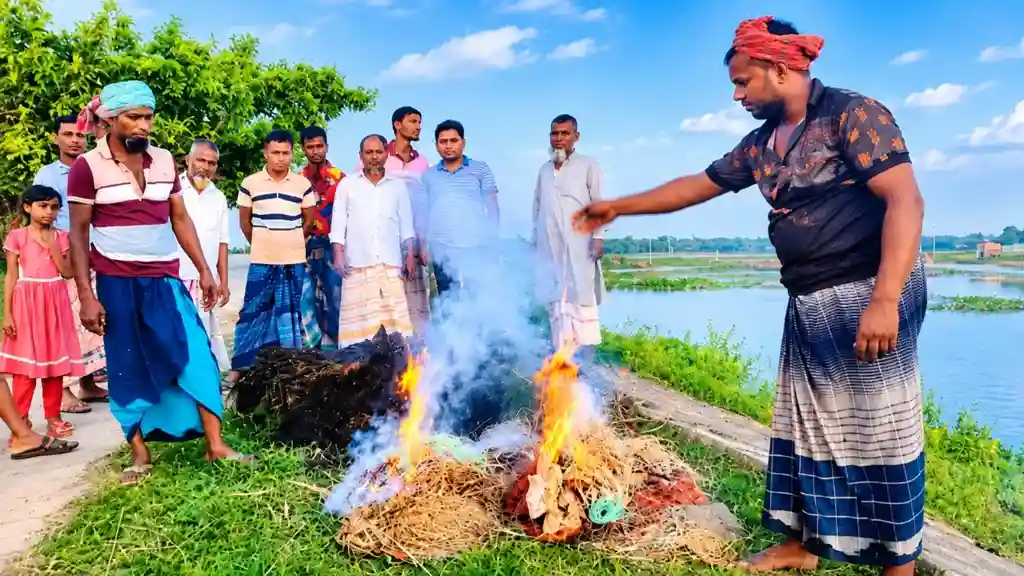 নওগাঁর সাপাহারে অবৈধ কারেন্ট ও রিং জাল পুড়িয়ে ধ্বংস