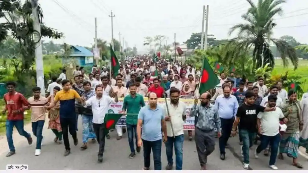 শরীয়তপুরে নিষিদ্ধ ছাত্রলীগের ঝটিকা মিছিল পুলিশের নজরে