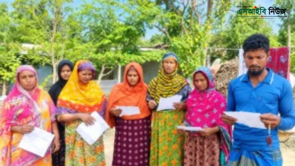 নওগাঁর পোরশায় ট্রান্সফরমার পুড়ে যাওয়ার পর অতিরিক্ত বিদ্যুৎ বিলের অভিযোগ