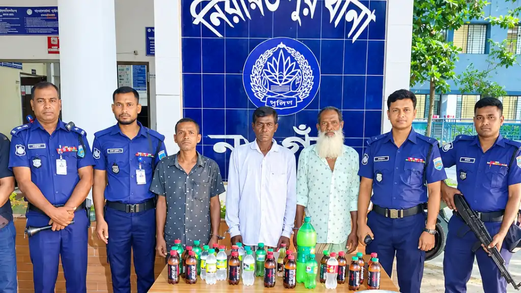 নওগাঁর নিয়ামতপুরে ৫৫০ লিটার চোলাই মদ ও ওয়াশসহ গ্রেপ্তার ৩