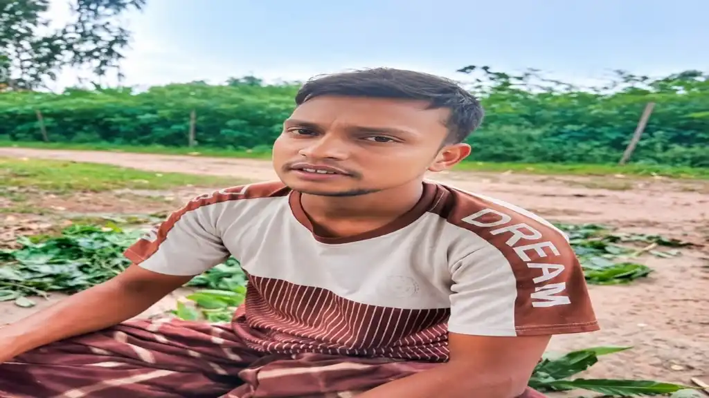 মান্দায় বাসচাপায় চার্জারভ্যান চালক নিহত