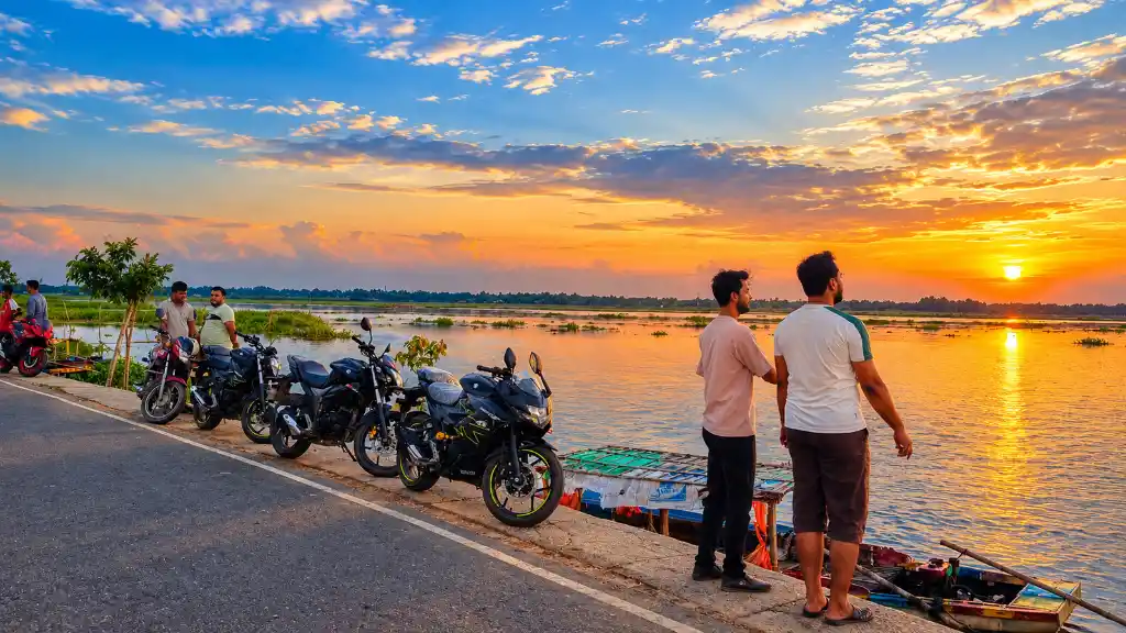 পানি কমতেই হাঁসাইগাড়ী বিলে পর্যটকশূন্যতা, বিপাকে নৌকার মাঝি ও ব্যবসায়ীরা